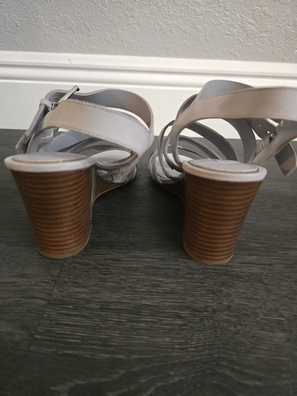 Lauren Ralph Lauren Aleigh Leather Strappy Wedge Sandals Gray Size 9B NWOB